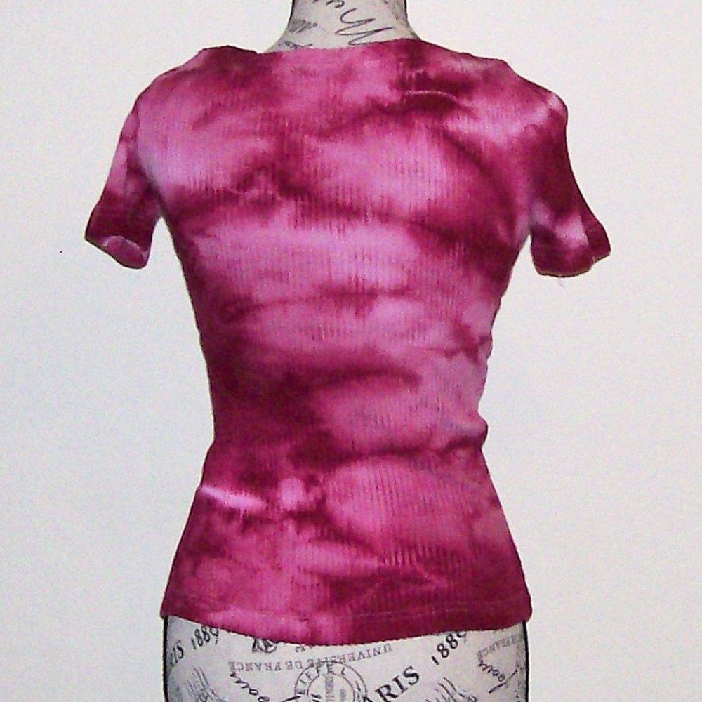 Like New Tie-Dye Ribbed Top - Picture 3 of 4